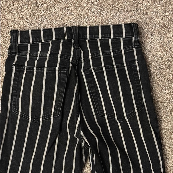 Abercrombie and ditch Black and White Striped raw hem Jeans - Picture 6 of 7